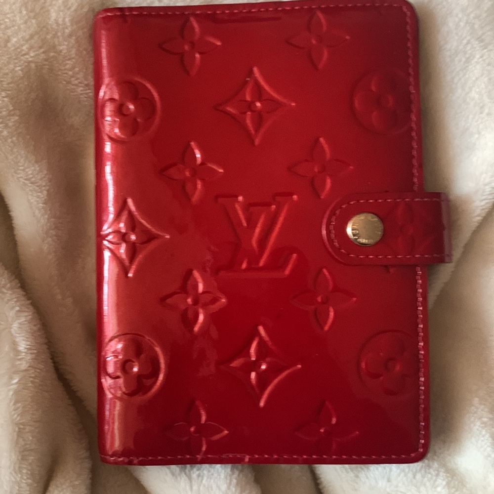 COPY - Louis Vuitton Red Vernis Agenda PM - Picture 10 of 16